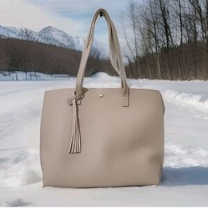 Tote Bag Unbranded, New No Tag, Color Beige, Excellent Condition 15.5x11.5in